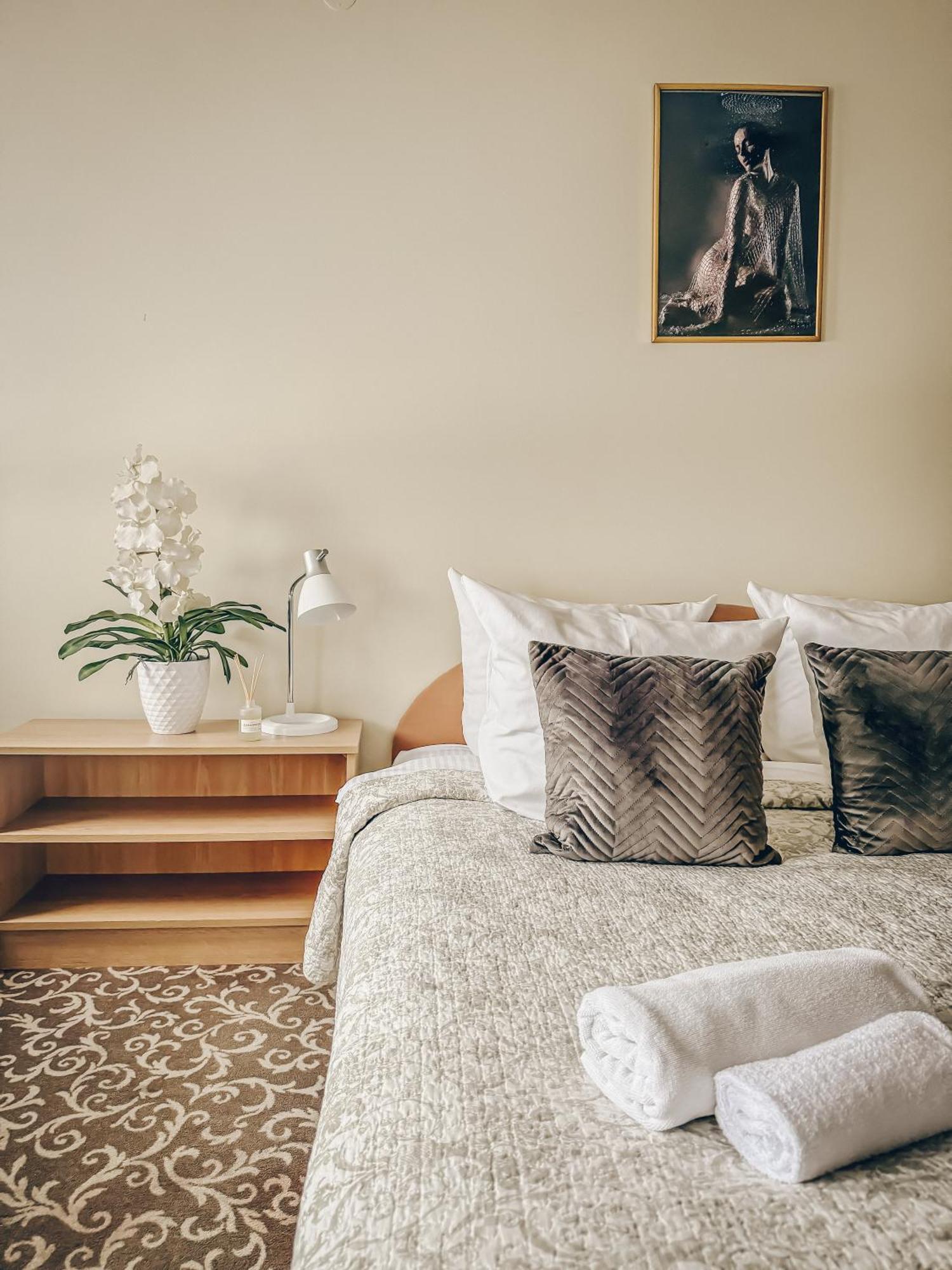Pervaza Hotel Panevezys Bagian luar foto